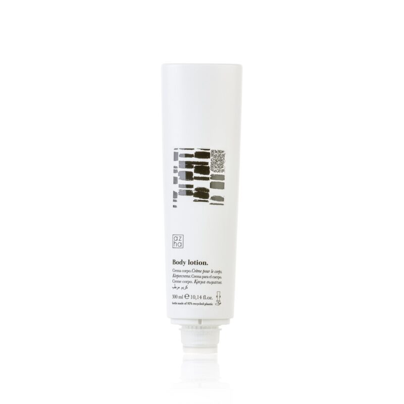 Crema corpo idratante in flacone 300 ml di plastica riciclata. Non ricaricabile.