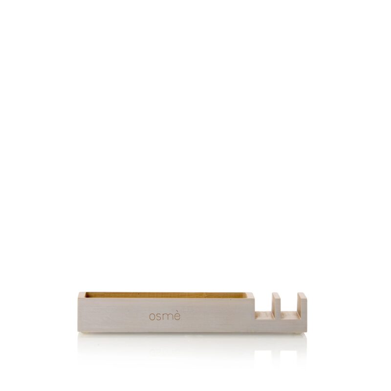Complemento d'arredo per il bagno. Dimensioni: 25 x 3 x 5 cm